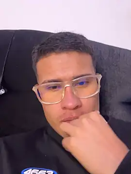 Snapshot of Latin_Paisa_Boy chatting on February 2026 04:43:01 PM Latin Paisa Boy online show from February 2026 04:43:01 PM