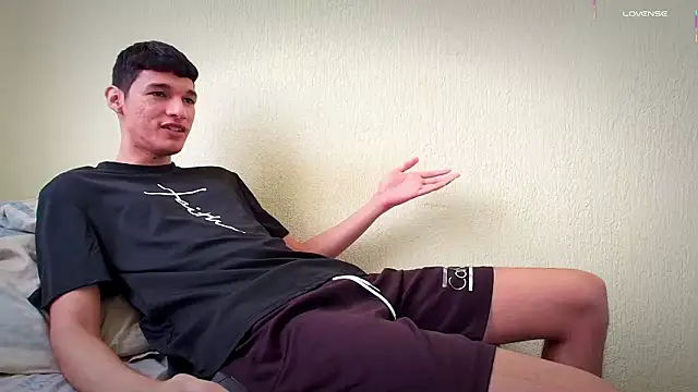 Snapshot of LeonS_20cm chatting on January 2026 09:30:02 PM LeonS 20cm online show from January 2026 09:30:02 PM