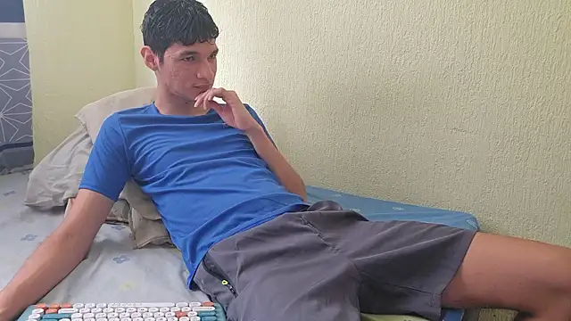 Snapshot of LeonS_20cm chatting on February 2026 05:22:02 PM LeonS 20cm online show from February 2026 05:22:02 PM