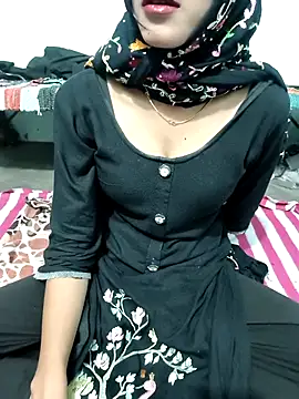 Snapshot of Yours-Zeenat chatting on December 2025 07:17:02 AM Yours-Zeenat online show from December 2025 07:17:02 AM