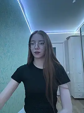 Eseniya  online show from March 2026 12:33:02 PM