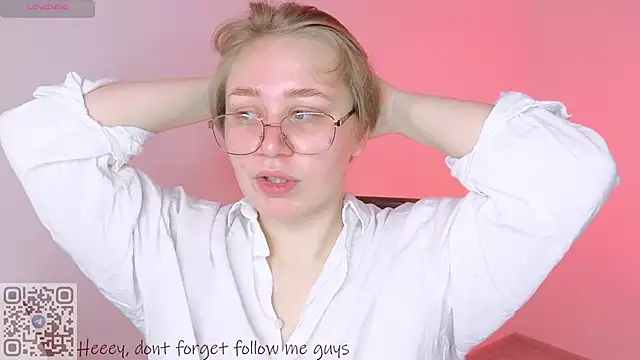 Snapshot of starsonthesky chatting on February 2026 08:24:02 AM starsonthesky online show from February 2026 08:24:02 AM