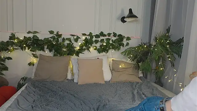 Zoe  Page online show from January 2026 02:11:01 PM