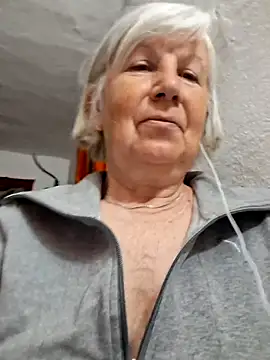 KlaudiaDarling online show from May 2026 06:57:01 PM