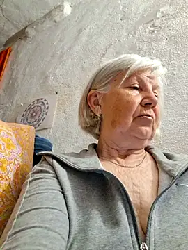 KlaudiaDarling online show from May 2026 06:07:02 PM