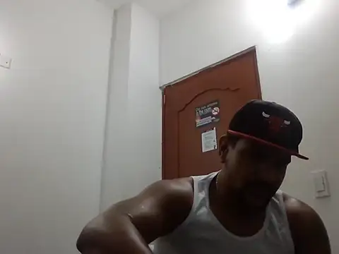 Snapshot of bigdick211292 chatting on January 2026 02:14:01 AM bigdick211292 online show from January 2026 02:14:01 AM