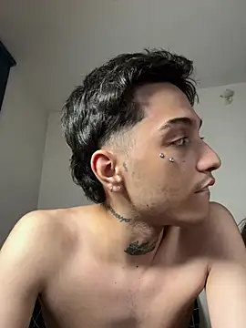 Snapshot of itselladoll chatting on February 2026 06:28:02 AM itselladoll online show from February 2026 06:28:02 AM