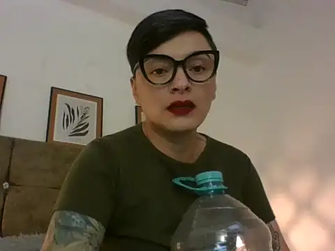 Snapshot of kat_paradise chatting on February 2026 11:39:01 AM kat paradise online show from February 2026 11:39:01 AM