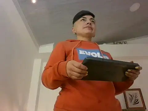 Snapshot of kat_paradise chatting on February 2026 11:43:02 AM kat paradise online show from February 2026 11:43:02 AM