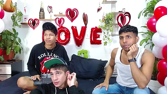 Interracial Snow Bunny online show from February 2026 06:59:02 PM