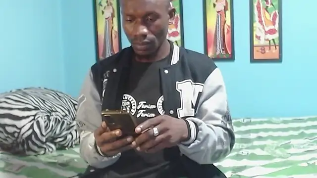 miltonjjakee online show from December 2025 02:31:02 AM