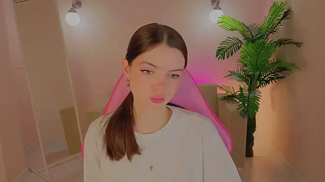 Snapshot of Ellya_me chatting on February 2026 01:09:02 AM Ellya me online show from February 2026 01:09:02 AM