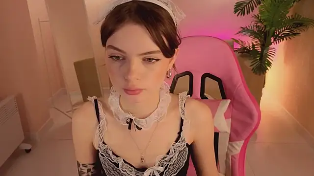 Snapshot of Ellya_me chatting on February 2026 08:43:02 AM Ellya me online show from February 2026 08:43:02 AM