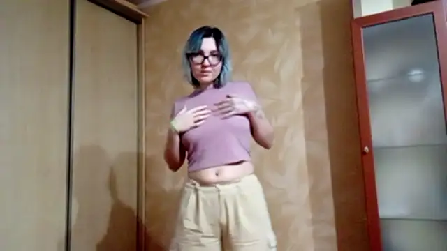 Snapshot of EvonTabb chatting on February 2026 02:15:02 PM EvonTabb online show from February 2026 02:15:02 PM