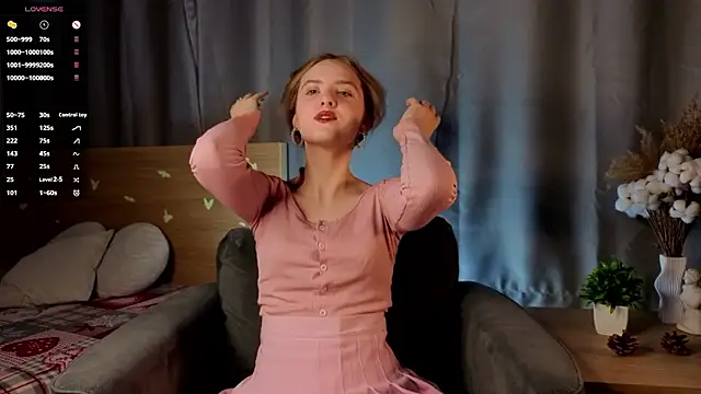 Snapshot of RennaHettes chatting on February 2026 01:21:01 AM RennaHettes online show from February 2026 01:21:01 AM