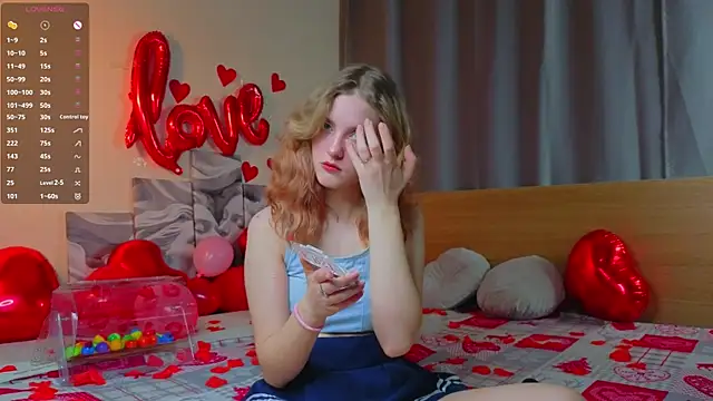 Snapshot of RennaHettes chatting on February 2026 01:13:02 AM RennaHettes online show from February 2026 01:13:02 AM