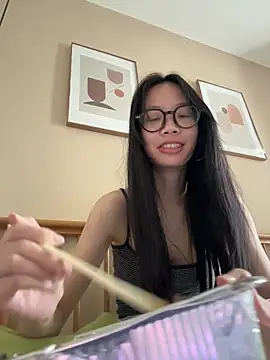 Snapshot of PetiteTight chatting on May 2026 04:29:02 AM PetiteTight online show from May 2026 04:29:02 AM