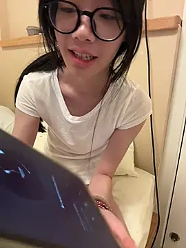 Snapshot of PetiteTight chatting on June 2026 01:43:02 PM PetiteTight online show from June 2026 01:43:02 PM