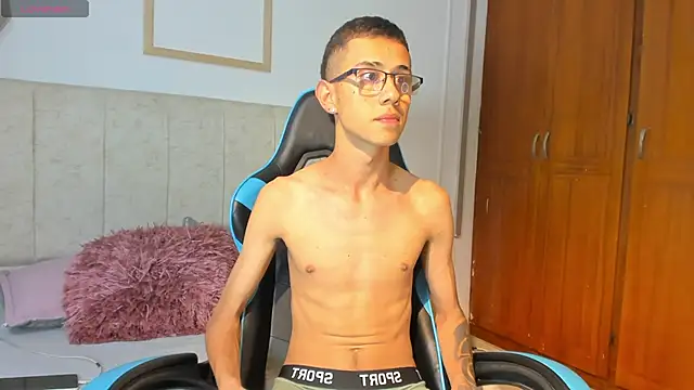 Snapshot of asher_lux chatting on January 2026 08:56:01 PM asher lux online show from January 2026 08:56:01 PM