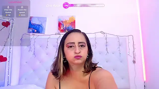 Snapshot of queendesiree_ chatting on February 2026 08:08:02 PM queendesiree online show from February 2026 08:08:02 PM