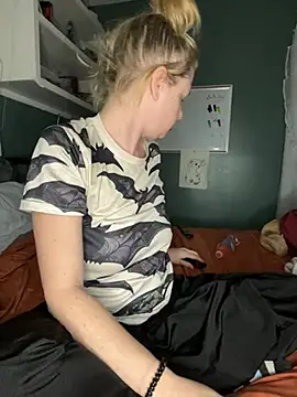 Snapshot of Autumn_paige chatting on February 2026 12:38:01 AM Autumn paige online show from February 2026 12:38:01 AM