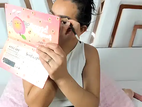 MiaKleinX online show from May 2026 09:31:01 PM