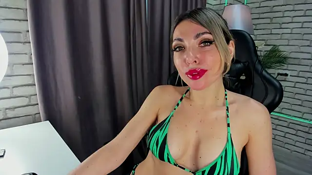 Snapshot of Tisha_Allure chatting on February 2026 06:43:02 AM Tisha Allure online show from February 2026 06:43:02 AM