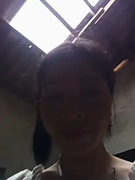 Hiniyk2 online show from May 2026 11:43:02 PM