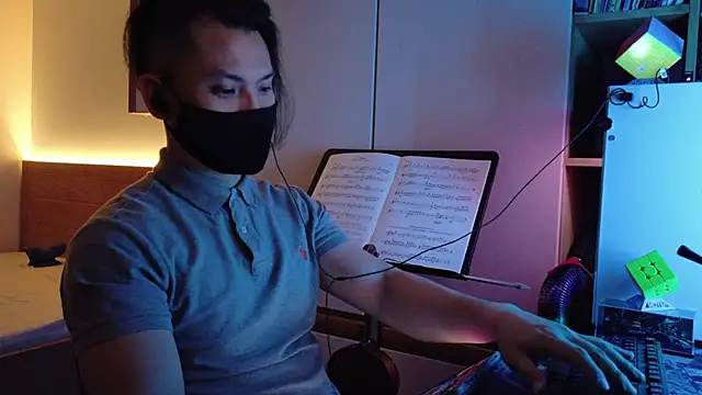 OnlyHand9x online show from April 2026 04:31:02 PM
