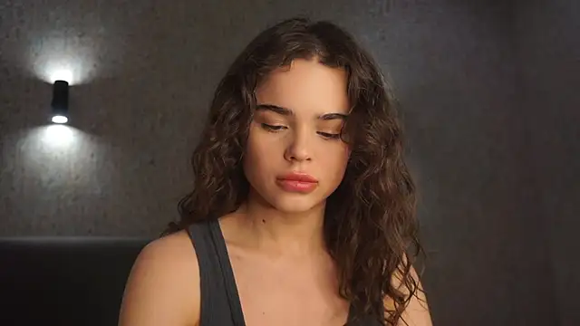 Snapshot of linclars chatting on February 2026 01:45:01 PM linclars online show from February 2026 01:45:01 PM