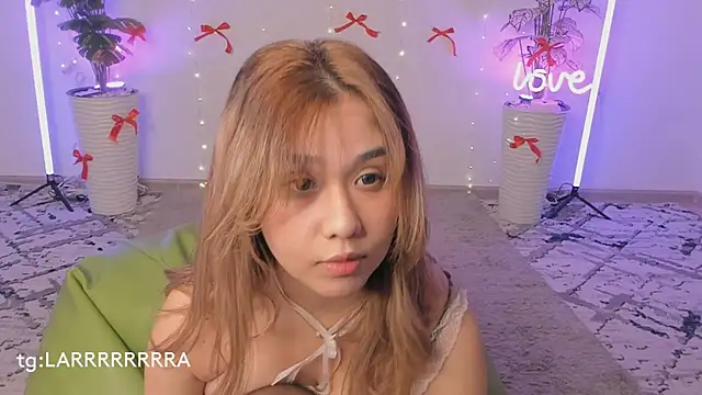 Snapshot of larabae chatting on March 2026 09:10:01 PM larabae online show from March 2026 09:10:01 PM