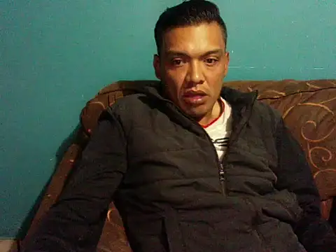 latinomoreno95 online show from February 2026 01:17:01 AM