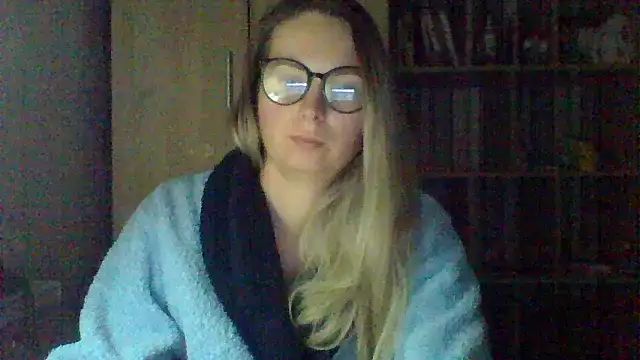 Snapshot of VikiLove765 chatting on February 2026 04:16:02 AM VikiLove765 online show from February 2026 04:16:02 AM