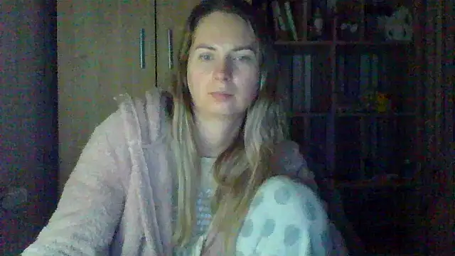 Snapshot of VikiLove765 chatting on February 2026 02:30:02 AM VikiLove765 online show from February 2026 02:30:02 AM