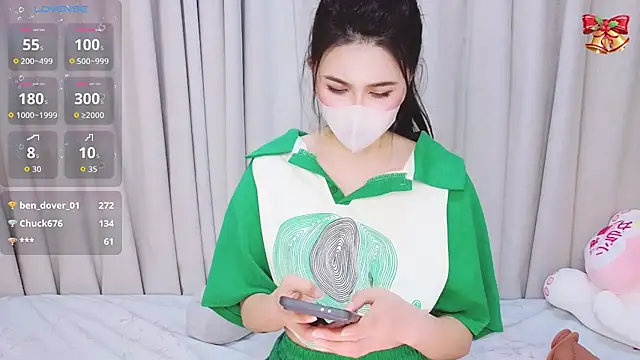 Snapshot of 1-Emma-1 chatting on January 2026 01:37:02 PM 1-Emma-1 online show from January 2026 01:37:02 PM