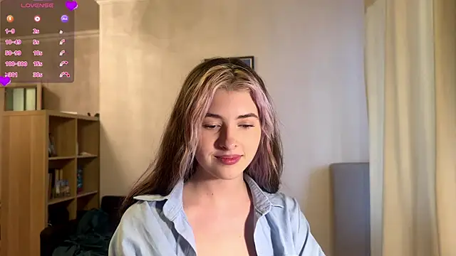 Snapshot of Dia_DeAmas chatting on April 2026 02:33:01 PM Dia DeAmas online show from April 2026 02:33:01 PM