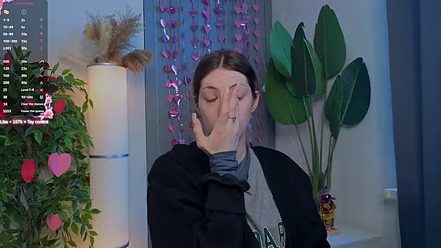 Snapshot of BrianneMallory chatting on February 2026 06:12:02 AM BrianneMallory online show from February 2026 06:12:02 AM