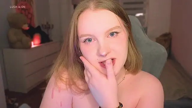 Snapshot of Ol1via chatting on January 2026 12:15:02 AM Ol1via online show from January 2026 12:15:02 AM