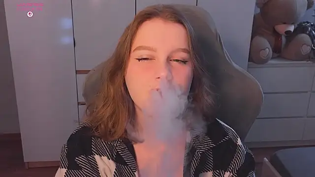 Snapshot of Ol1via chatting on February 2026 01:42:02 AM Ol1via online show from February 2026 01:42:02 AM