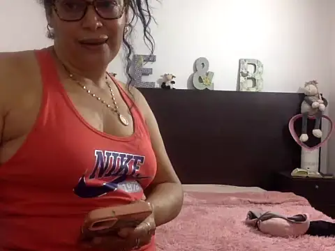 Snapshot of Flabia_Roses chatting on February 2026 03:05:02 PM Flabia Roses online show from February 2026 03:05:02 PM