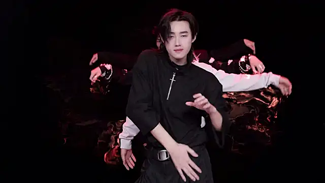 Snapshot of EXO-cbz chatting on February 2026 07:58:01 AM EXO-cbz online show from February 2026 07:58:01 AM