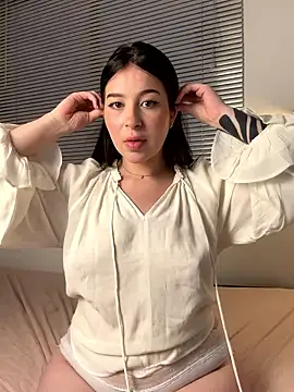 Snapshot of evelynrosess1 chatting on January 2026 11:20:01 PM evelynrosess1 online show from January 2026 11:20:01 PM