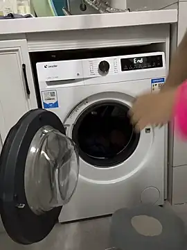 Aweiwei558 online show from March 2026 02:32:02 PM