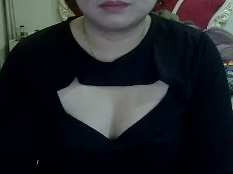 Snapshot of Sarah_no_land chatting on January 2026 04:09:02 PM Sarah no land online show from January 2026 04:09:02 PM