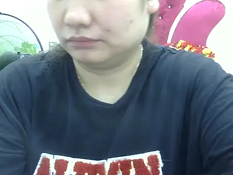 Snapshot of Sarah_no_land chatting on February 2026 06:14:02 AM Sarah no land online show from February 2026 06:14:02 AM