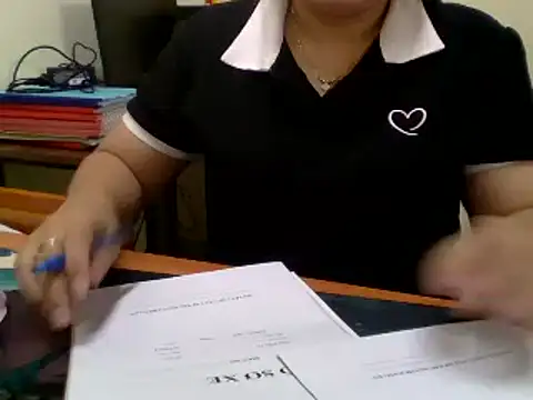 Snapshot of Sarah_no_land chatting on April 2026 01:49:01 AM Sarah no land online show from April 2026 01:49:01 AM