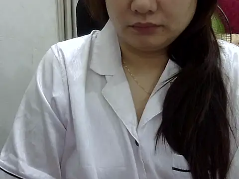 Snapshot of Sarah_no_land chatting on April 2026 04:50:02 AM Sarah no land online show from April 2026 04:50:02 AM