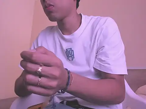 Snapshot of AustinTowers chatting on January 2026 07:45:01 PM AustinTowers online show from January 2026 07:45:01 PM