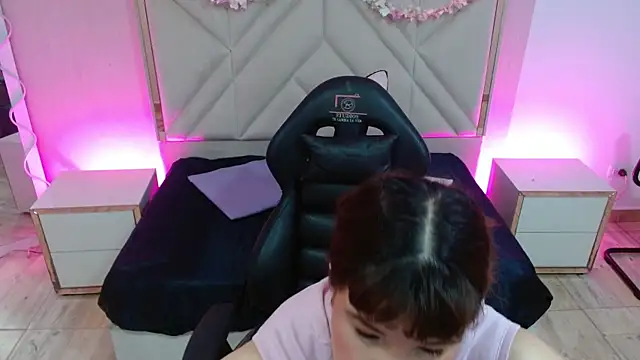 LUAR TAY online show from January 2026 11:34:01 AM