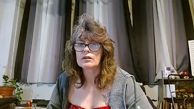 Snapshot of ladylavende3 chatting on March 2025 06:18:02 AM ladylavende3 online show from March 2025 06:18:02 AM